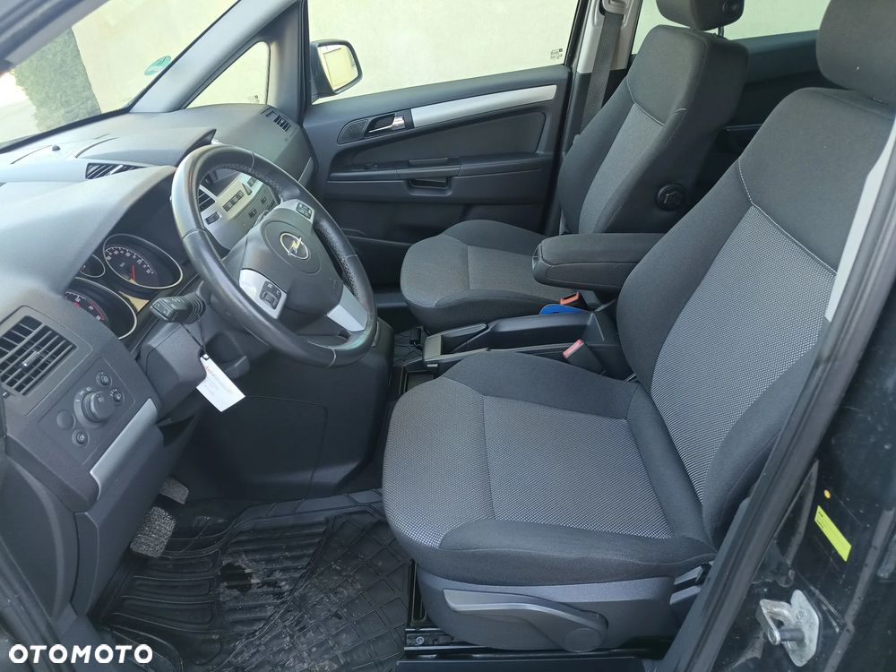 Opel Zafira - 9