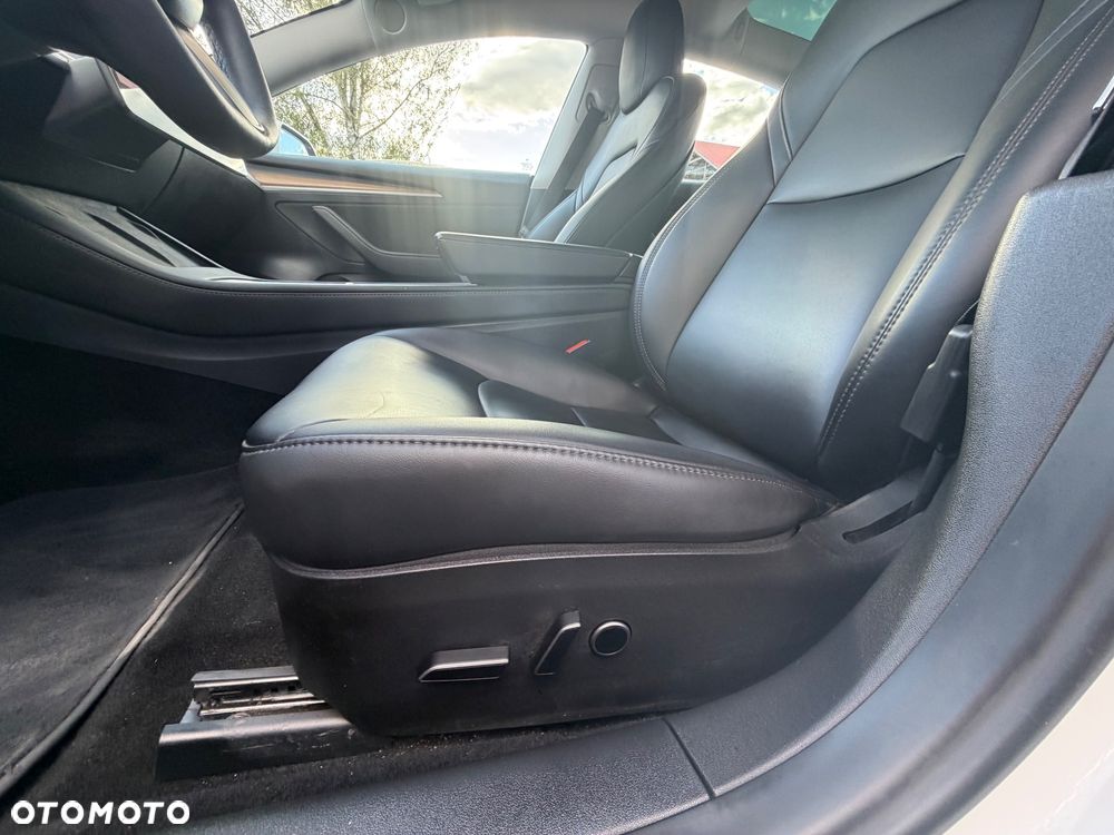Tesla Model 3 RWD - 19