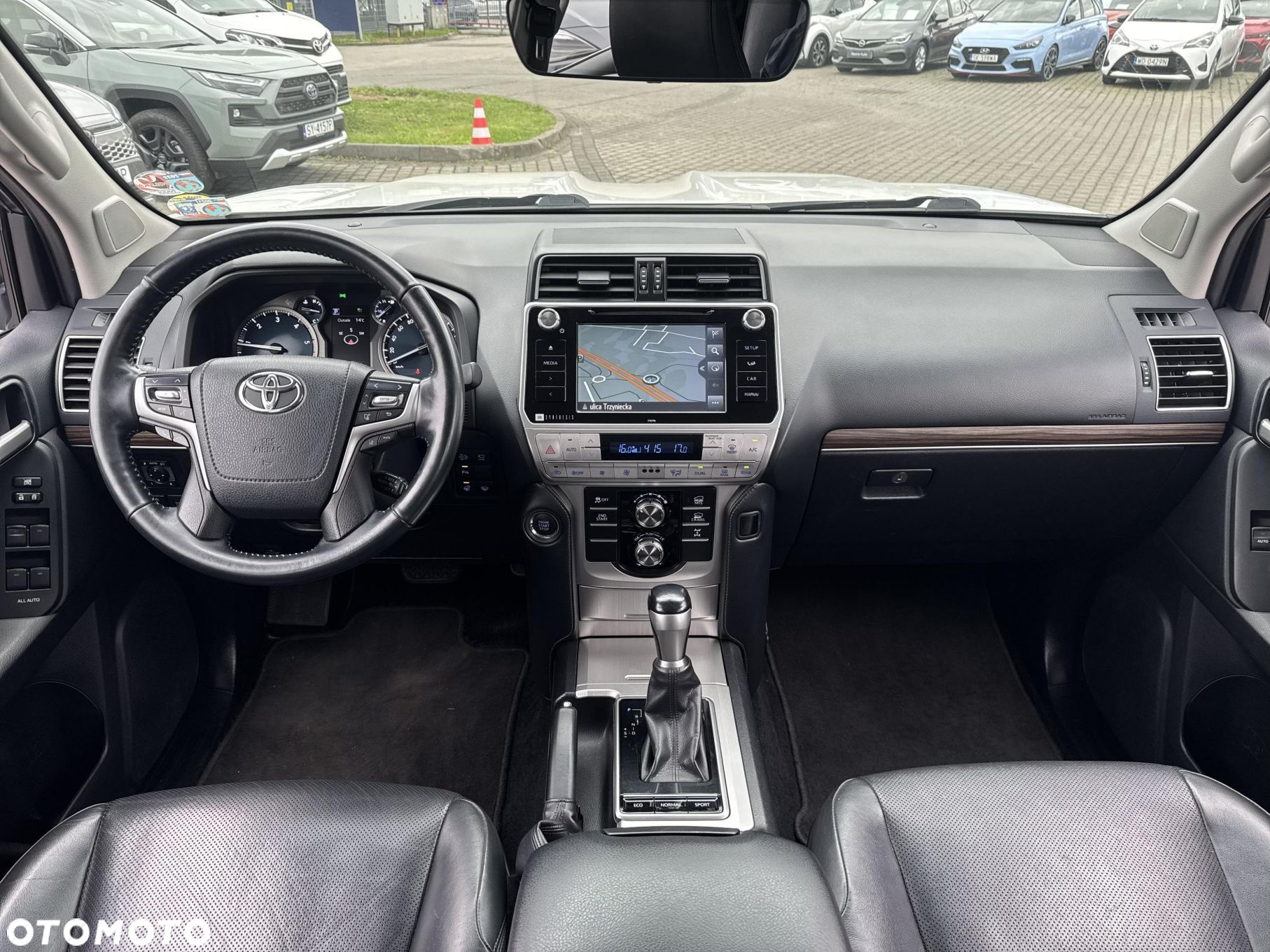 Toyota Land Cruiser LC 2.8 D-4D Invincible - 24