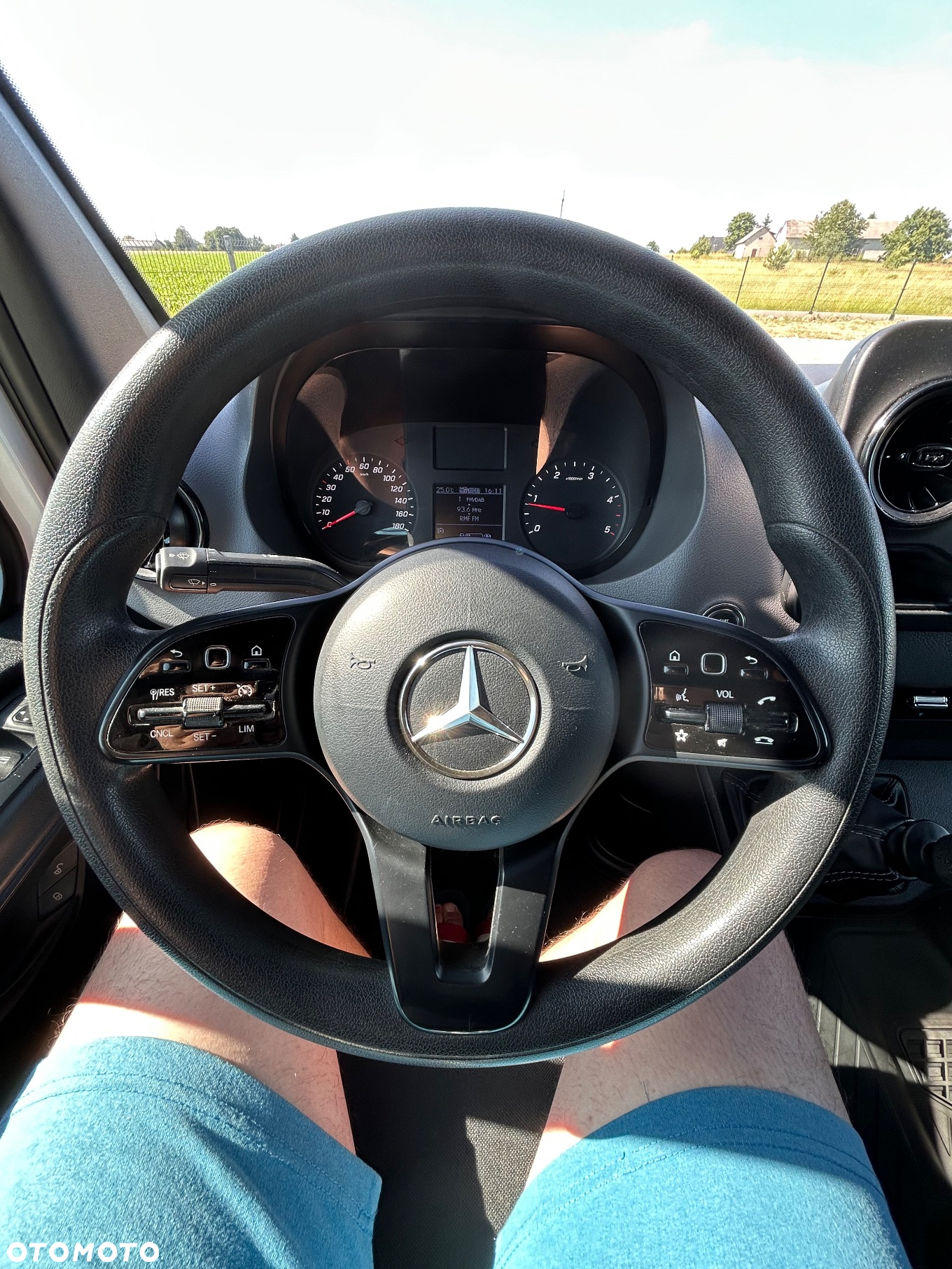 Mercedes-Benz Sprinter - 20