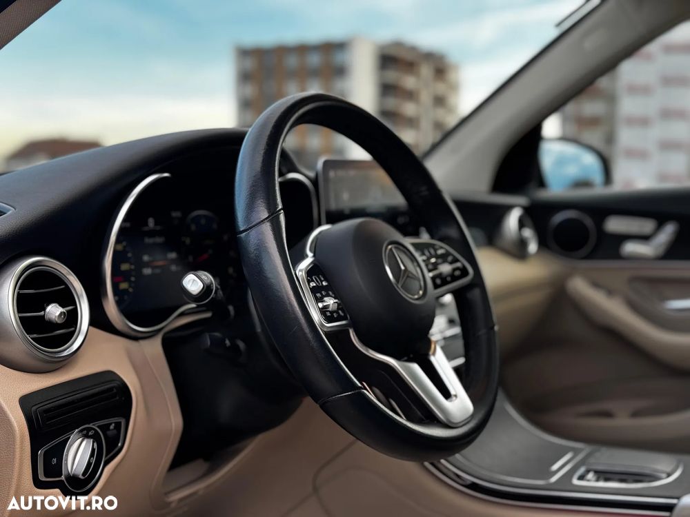 Mercedes-Benz GLC 300 4MATIC - 10