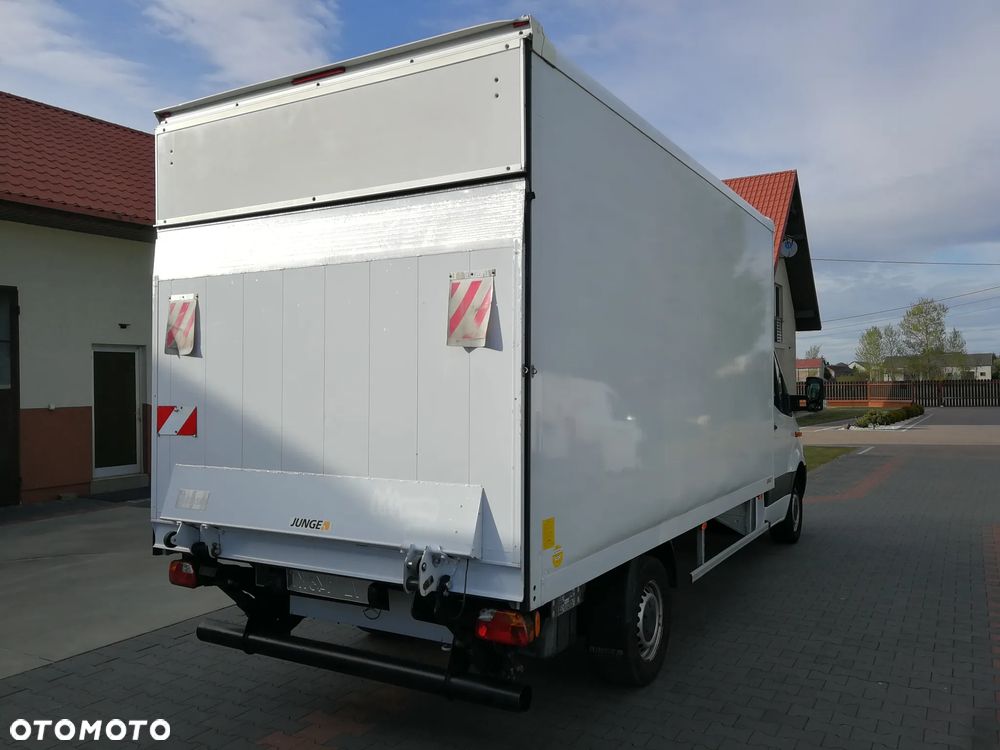 Mercedes-Benz Sprinter - 5