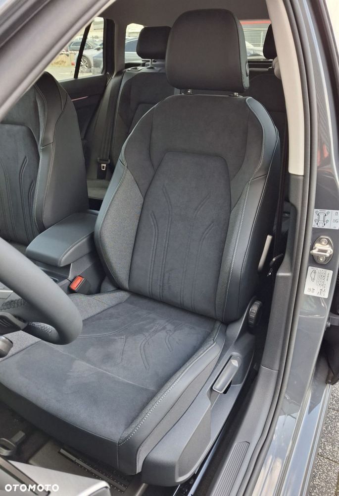 Volkswagen Golf - 10