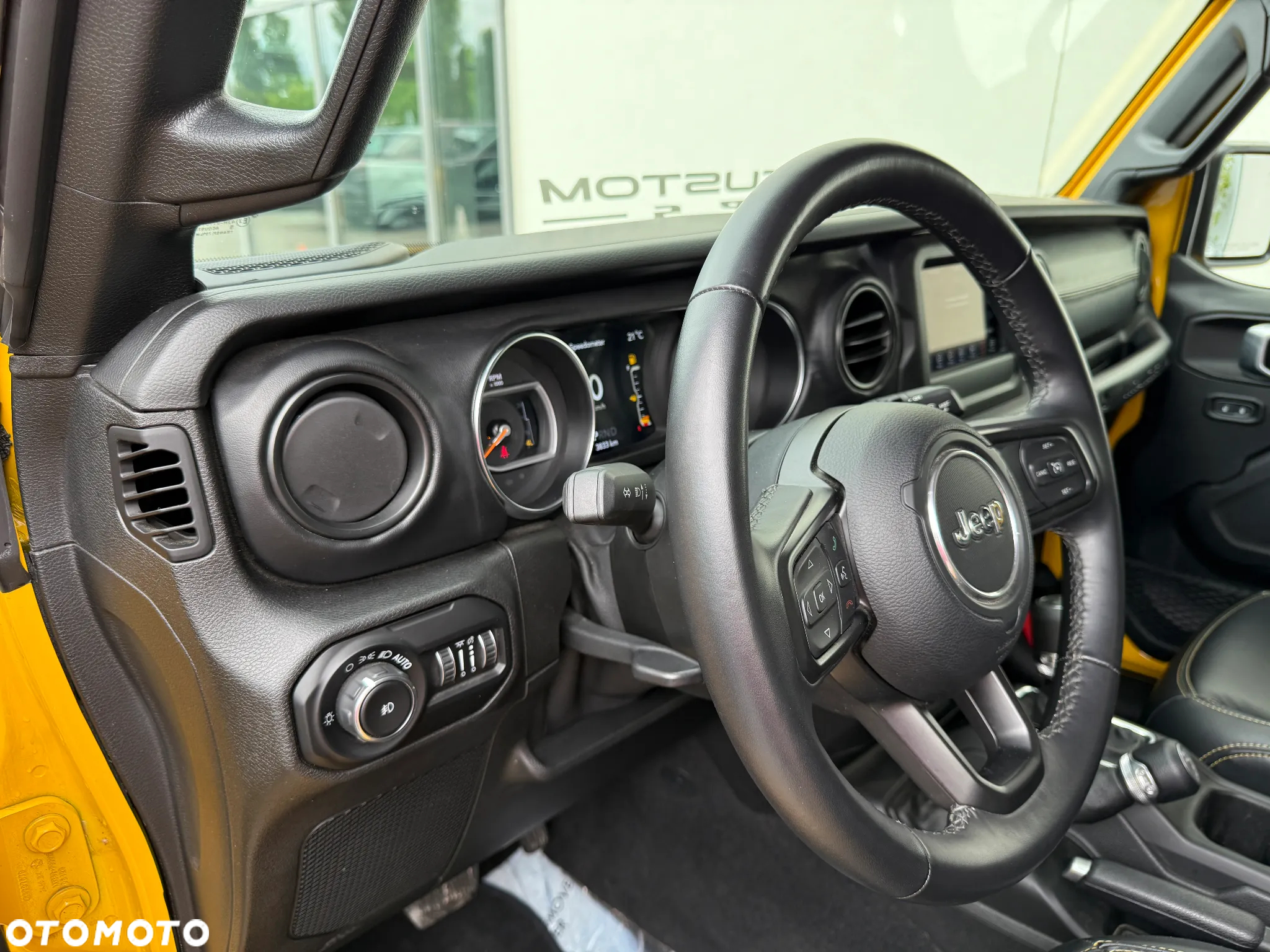 Jeep Wrangler - 11