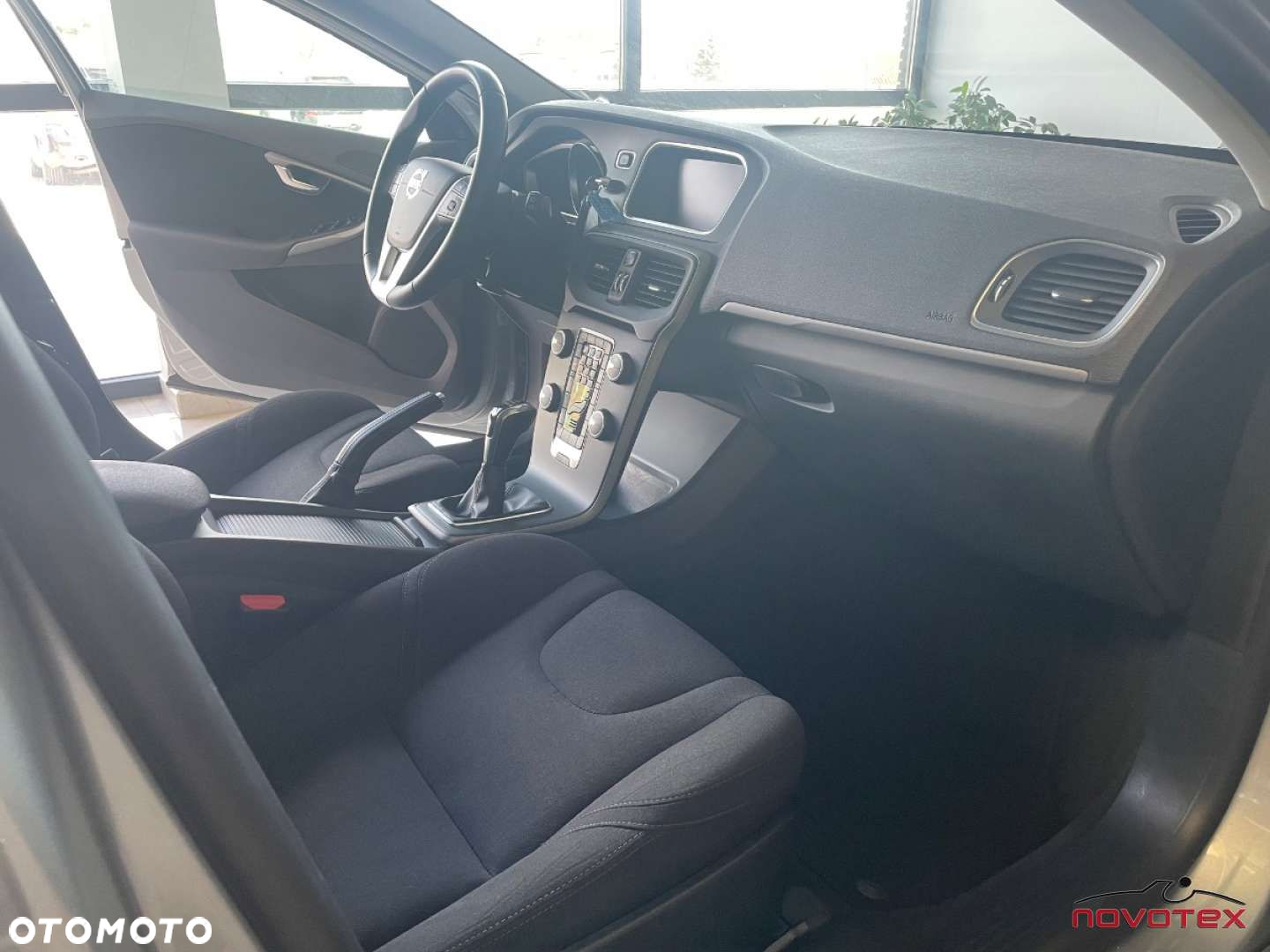 Volvo V40 D3 Summum - 13