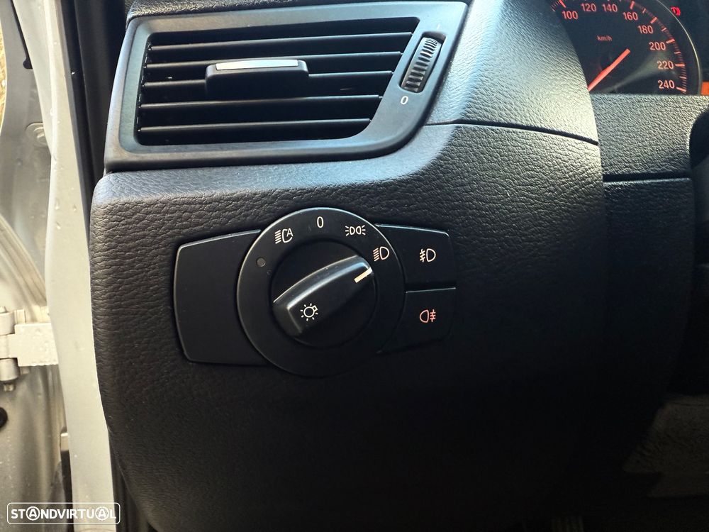 BMW X1 18 d sDrive - 12