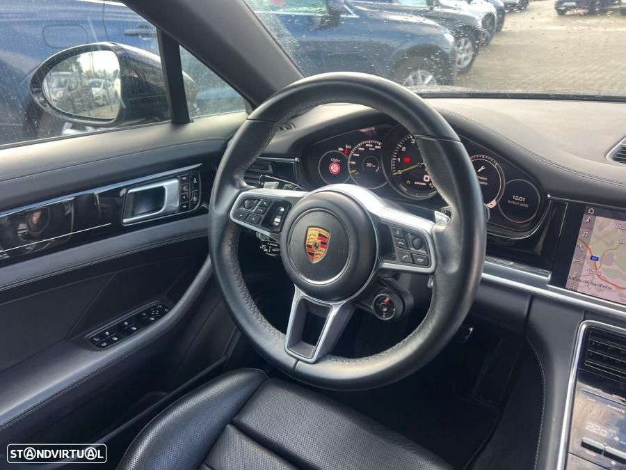 Porsche Panamera Sport Turismo 4 E-Hybrid - 13