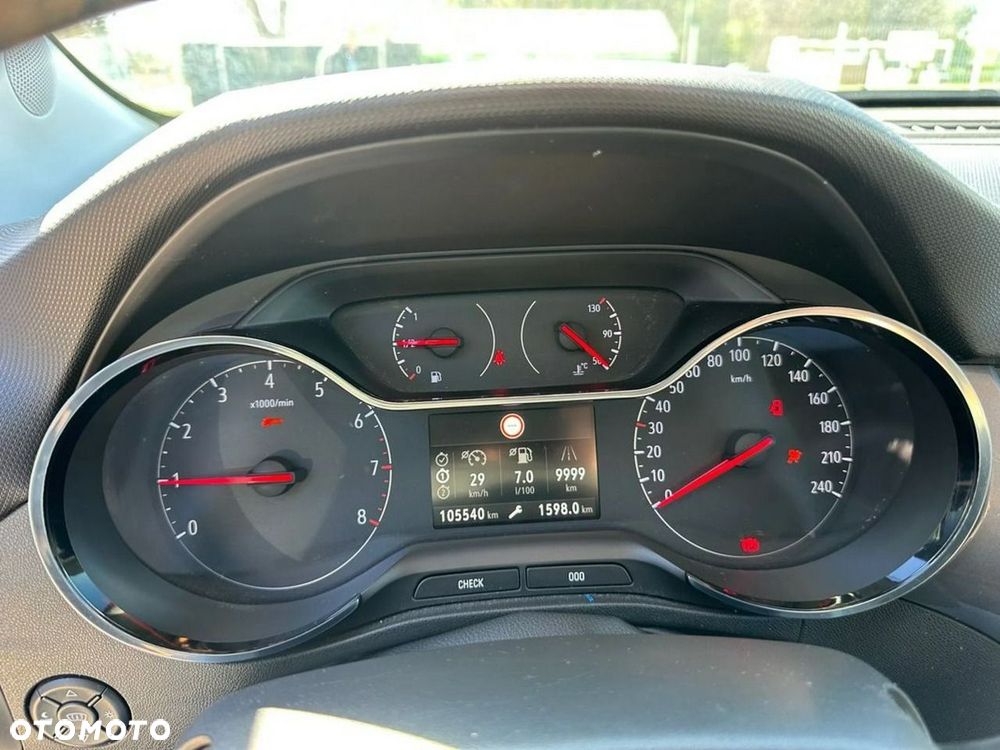 Opel Crossland X - 9