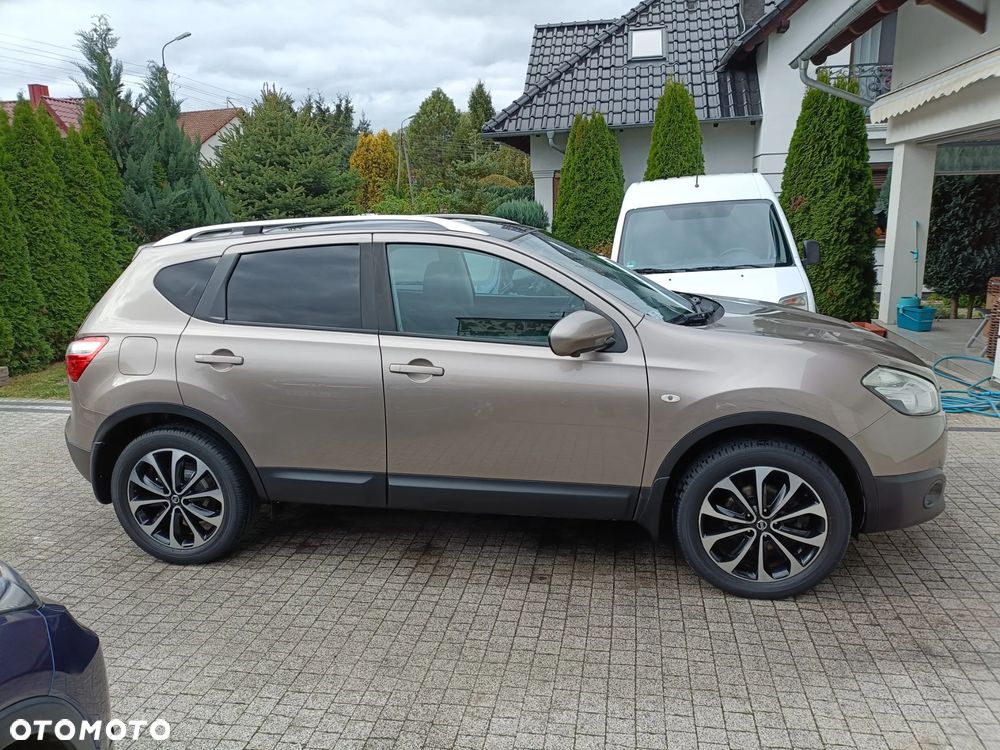 Nissan Qashqai 2012 photo 2