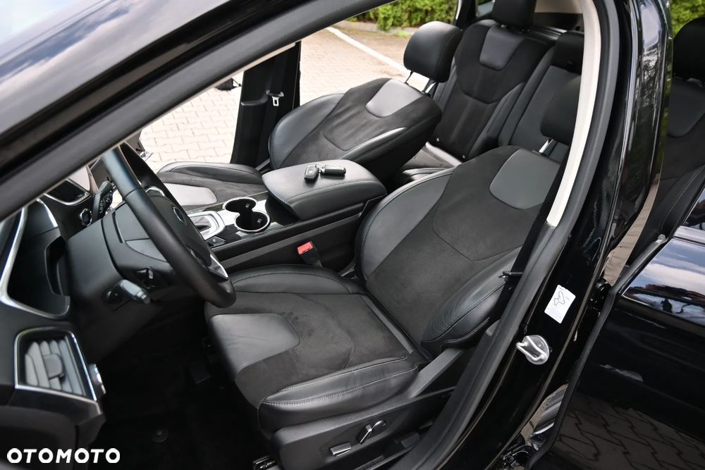Ford Edge 2.0 TDCi Twin-Turbo 4WD ST-Line - 26