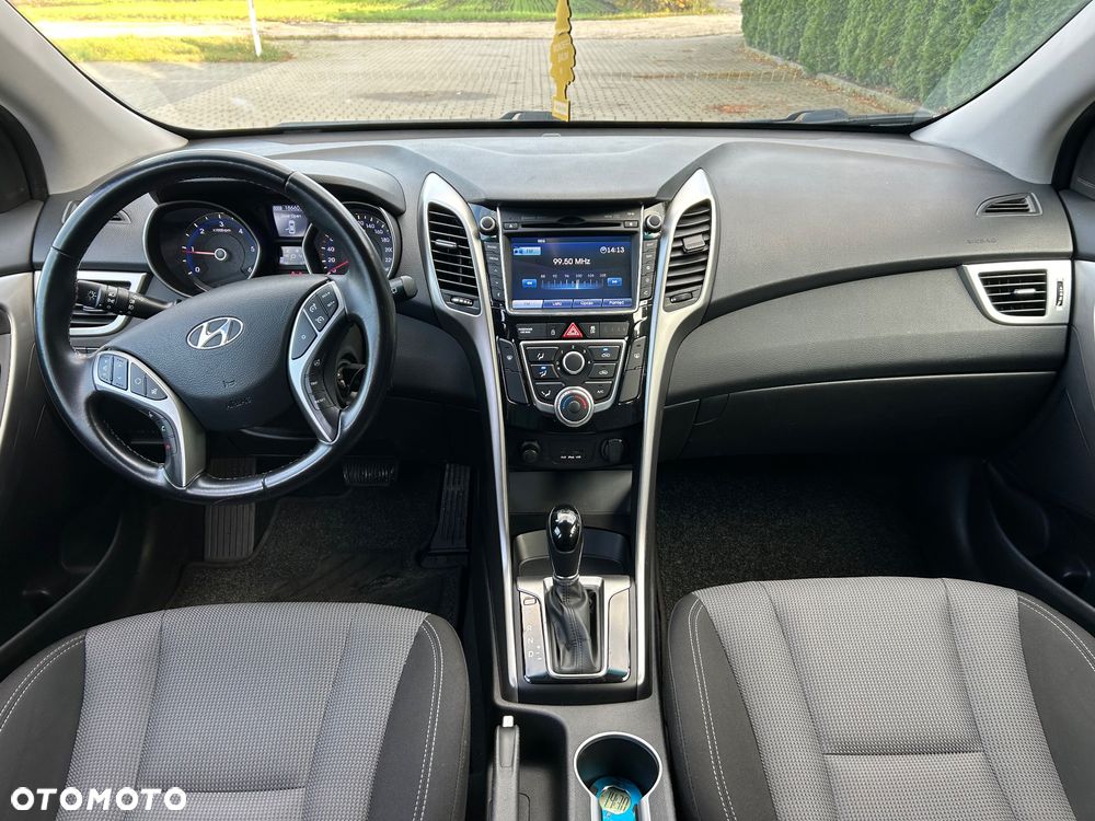 Hyundai i30 1.6 CRDi Fifa World Cup Edition - 15