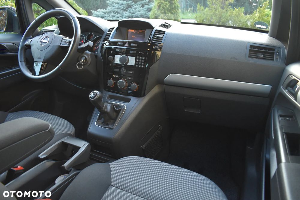 Opel Zafira - 35