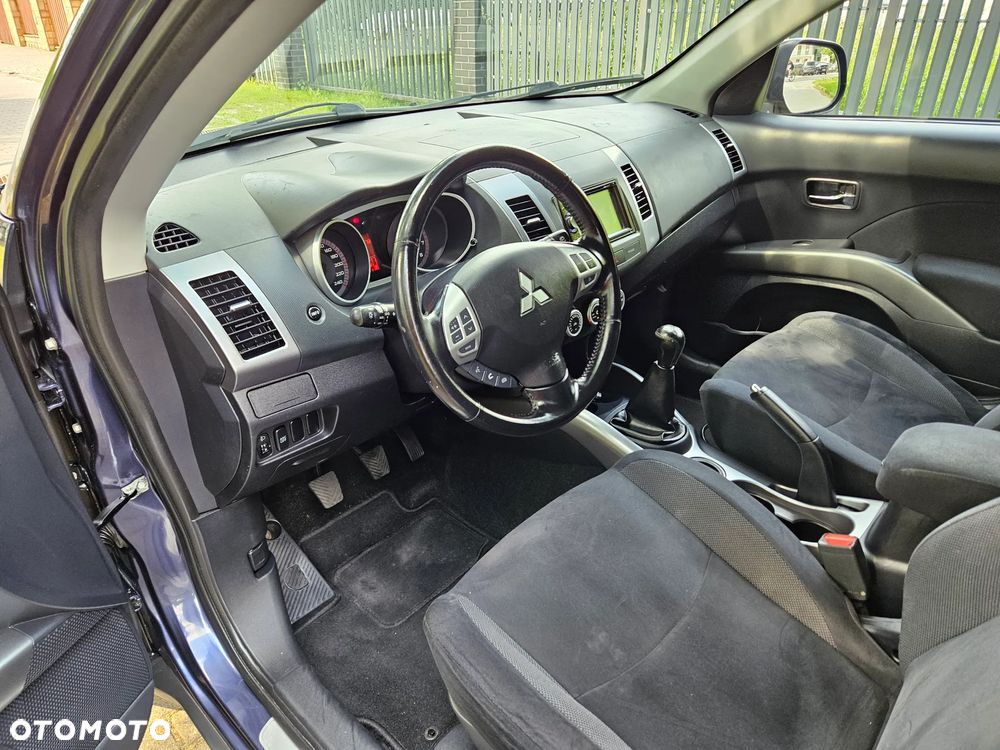 Mitsubishi Outlander - 21