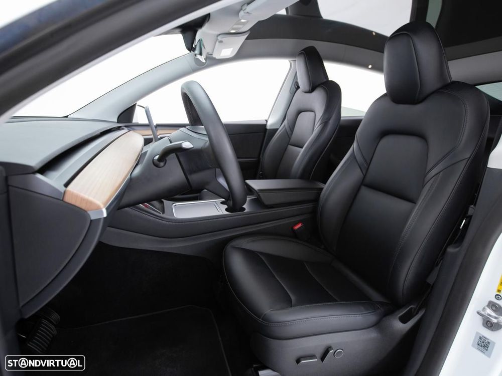 Tesla Model Y Long Range Dual Motor AWD - 9