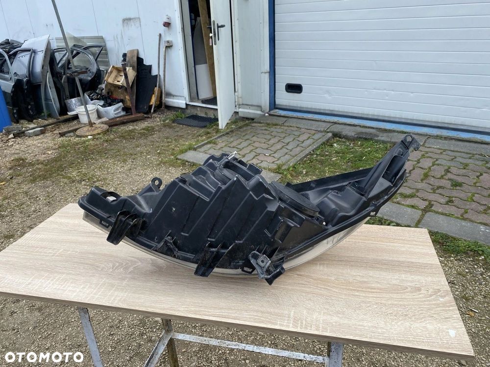 LAMPA PRZEDNIA PRAWA PEUGEUT 207 06-09 96499861 - 5