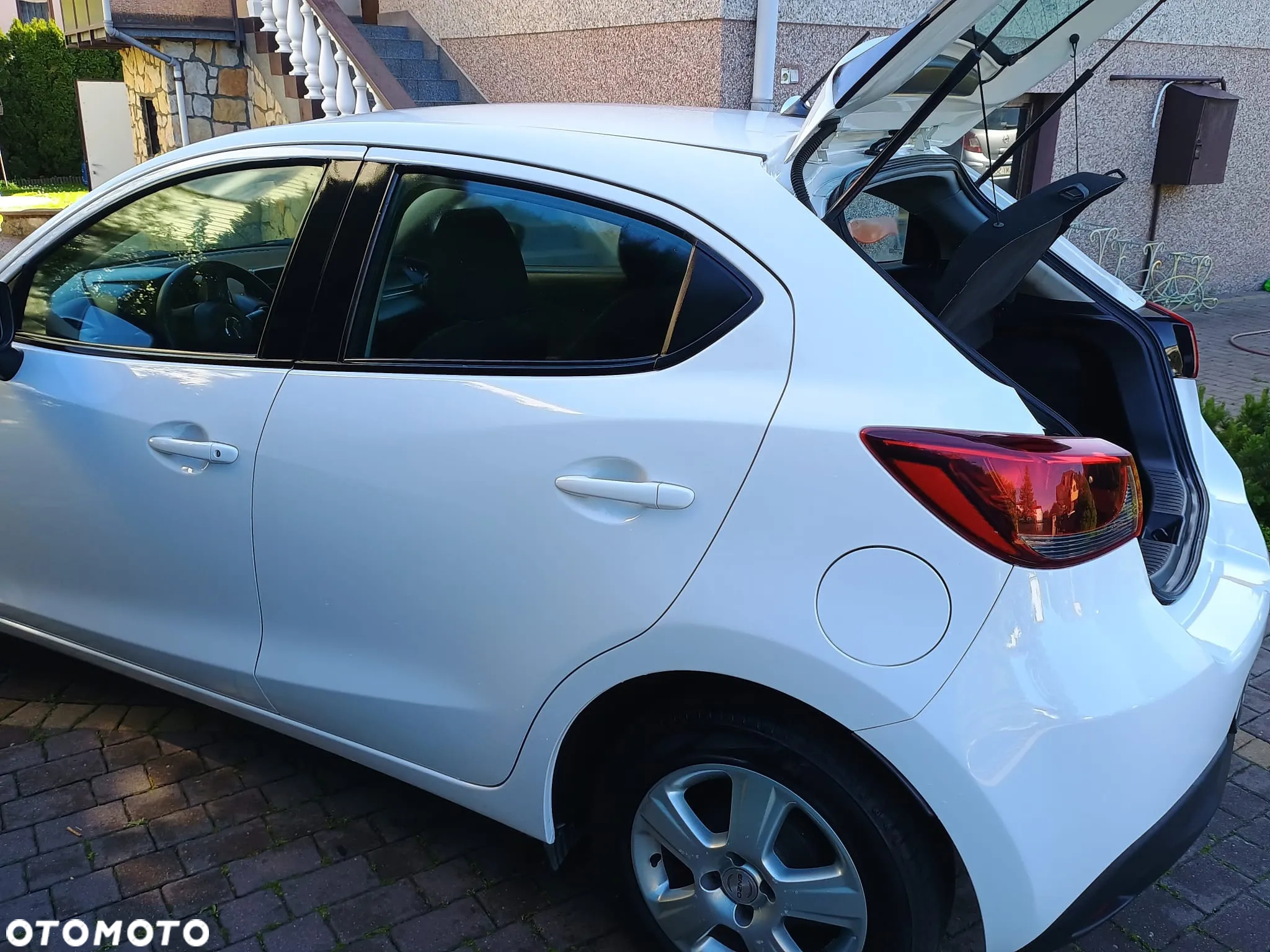 Mazda 2 SKYACTIV-G 75 Exclusive-Line - 2