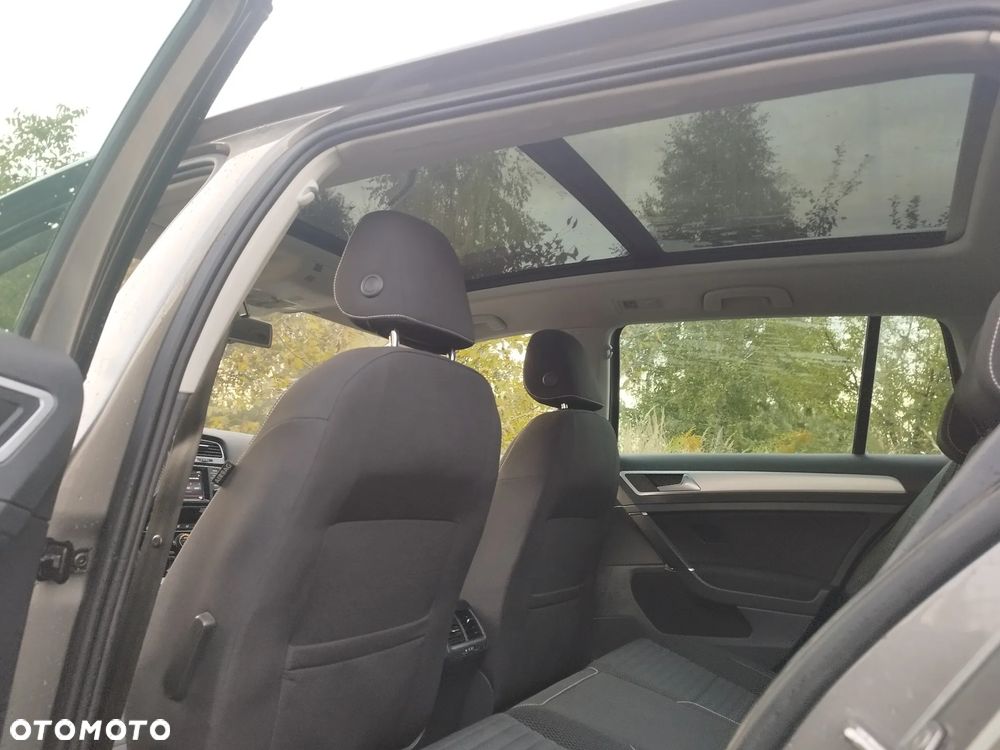 Volkswagen Golf - 10