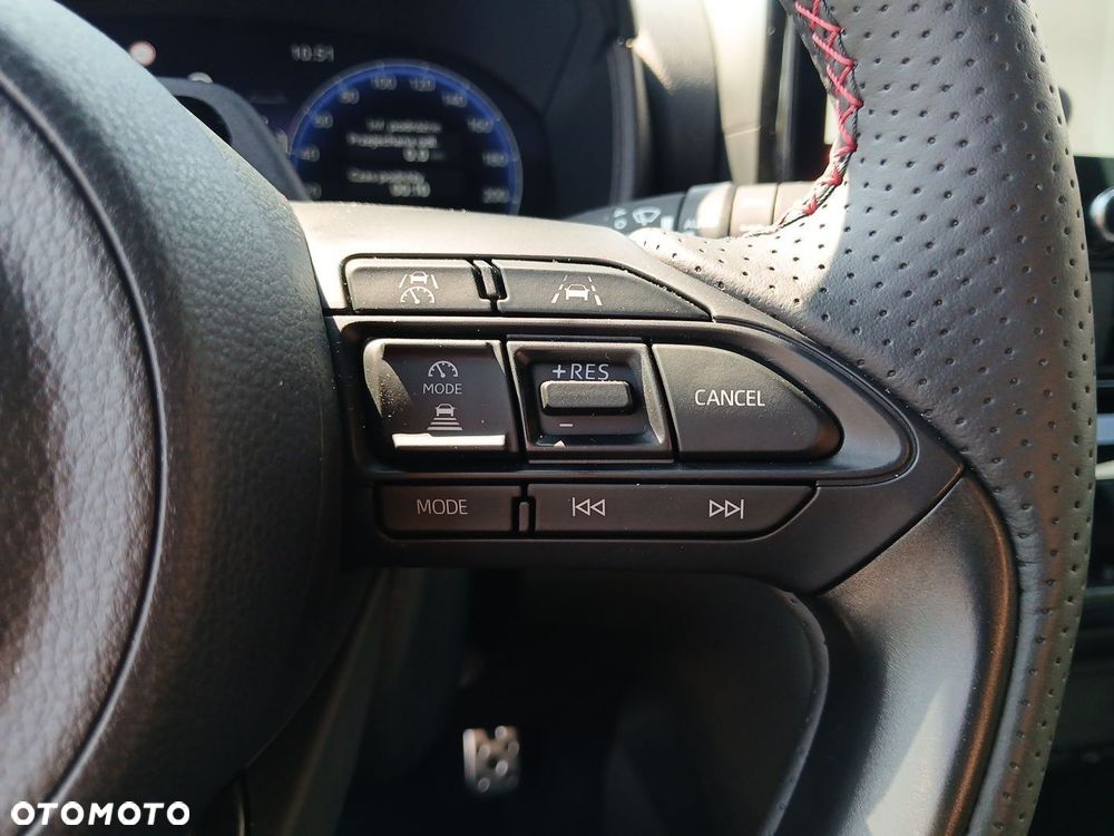Toyota Yaris Cross Hybrid 1.5 GR Sport - 26
