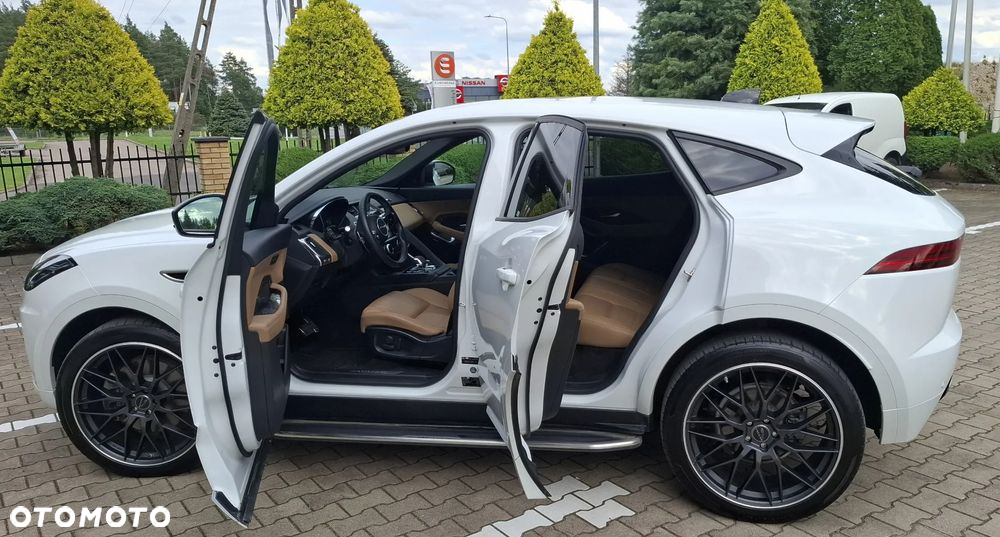 Jaguar E-Pace - 12