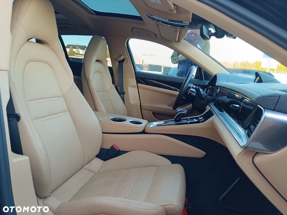 Porsche Panamera - 20