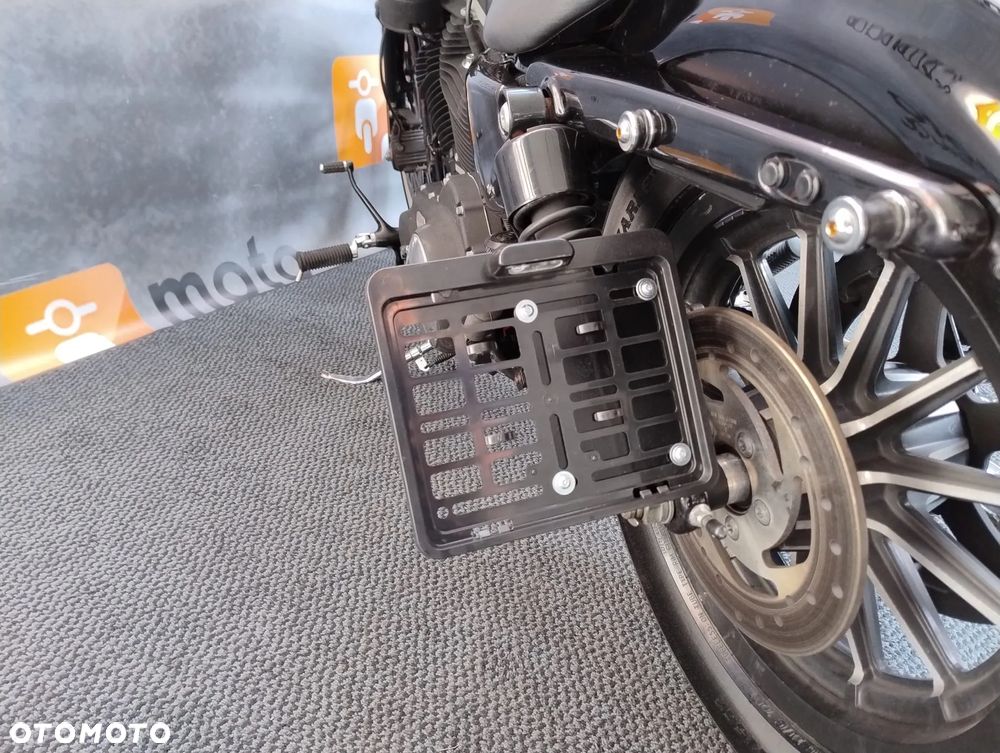 Harley-Davidson Sportster Iron 883 - 22