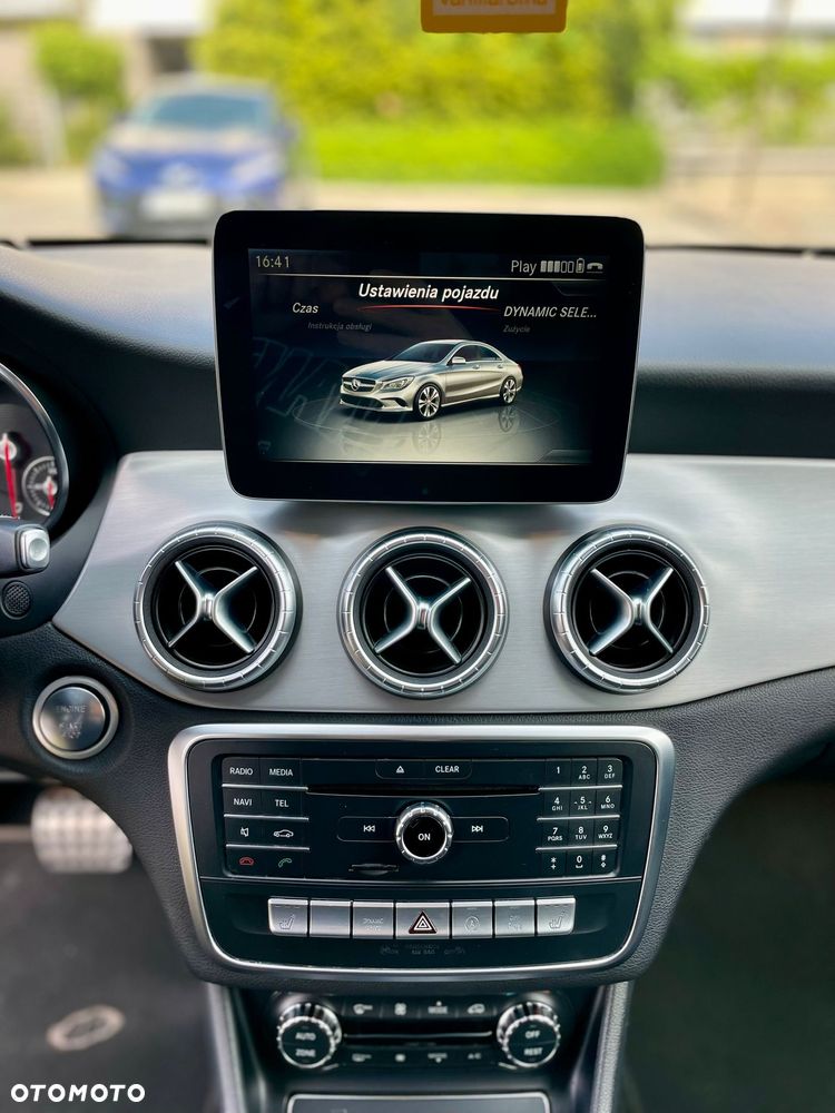 Mercedes-Benz CLA 200 7G-DCT AMG Line - 14