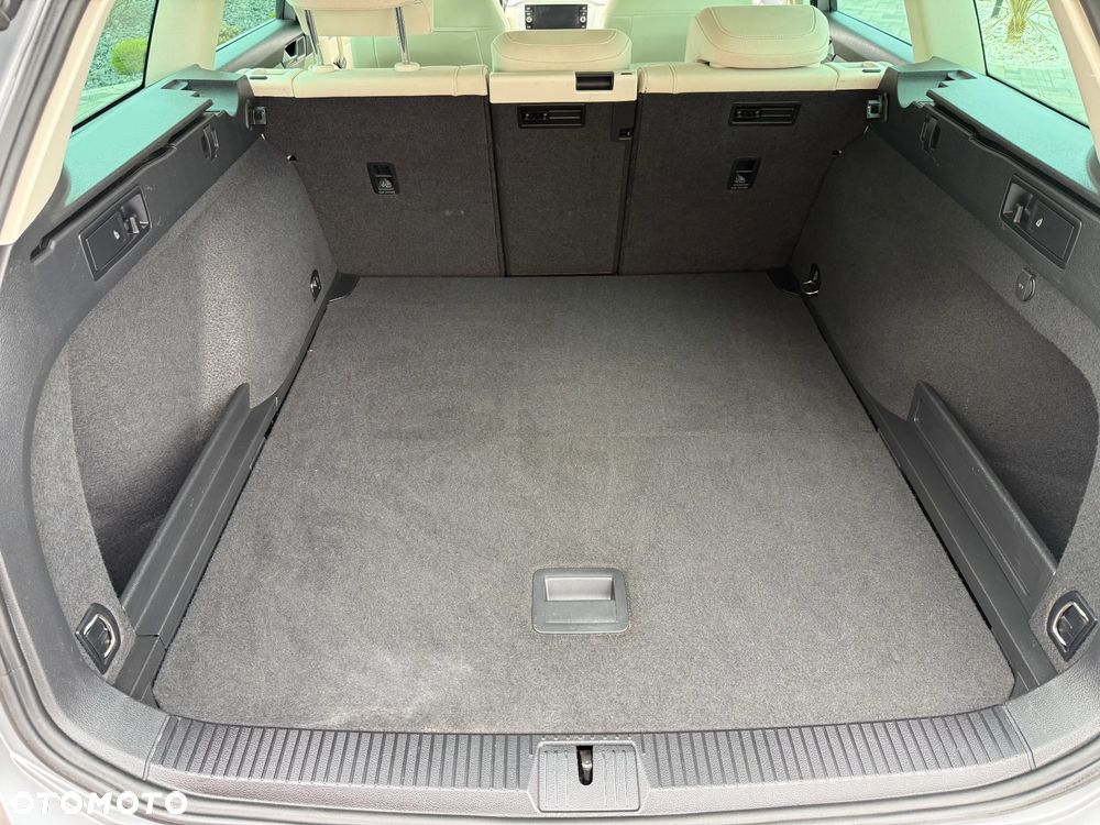 Volkswagen Passat 2.0 TDI (BlueMotion Technology) DSG Highline - 38