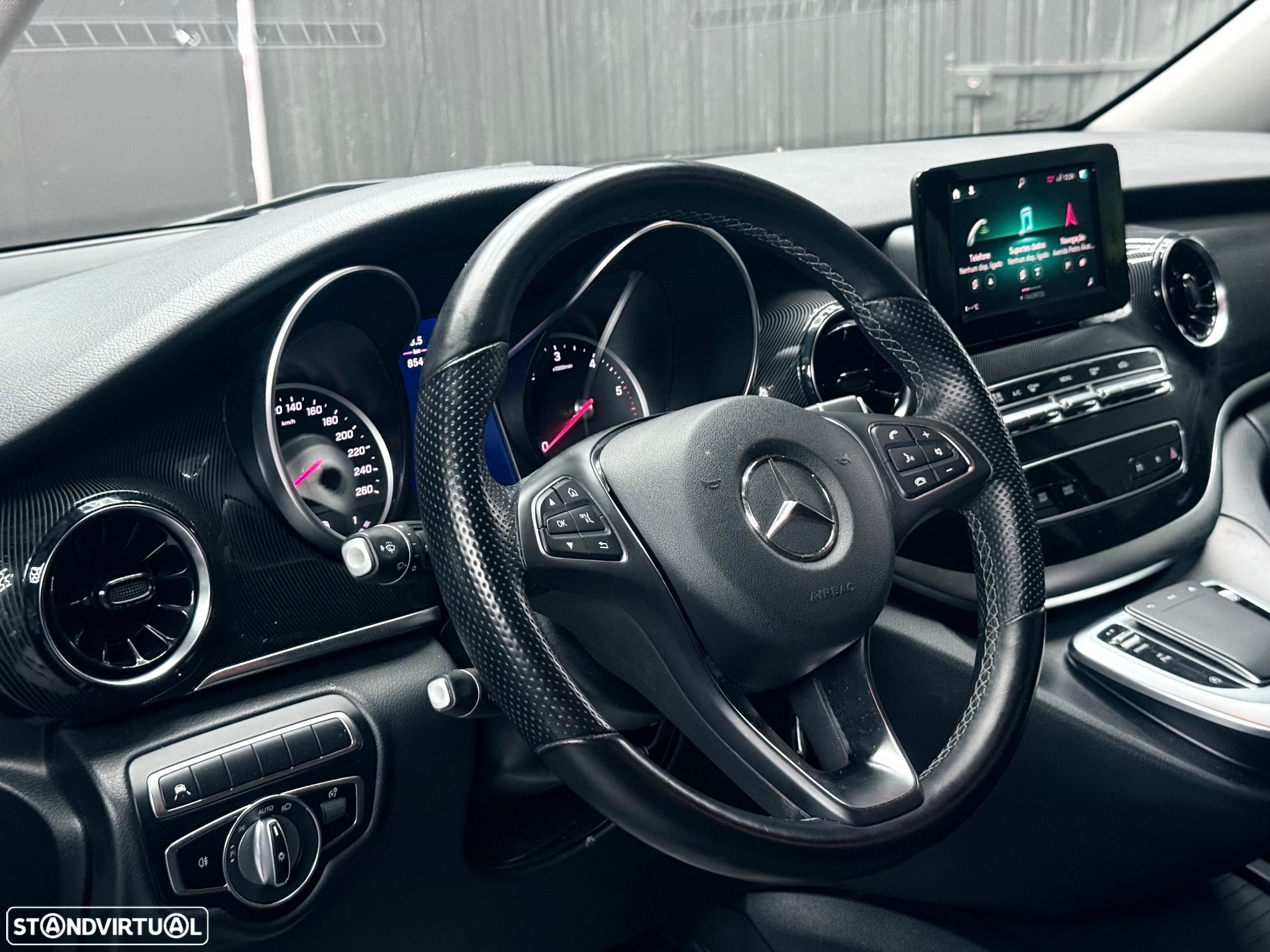 Mercedes-Benz V 300 d Longo Avantgarde - 18