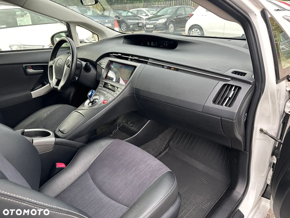 Toyota Prius - 17
