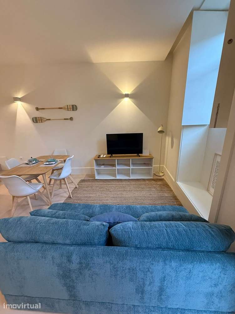 T1 Remodelado com Terraço | Ribeira do Porto | Licença AL - Grande imagem: 3/16