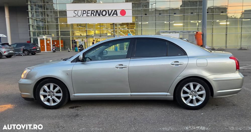 Toyota Avensis 1.8 Sdn. Sol - 6