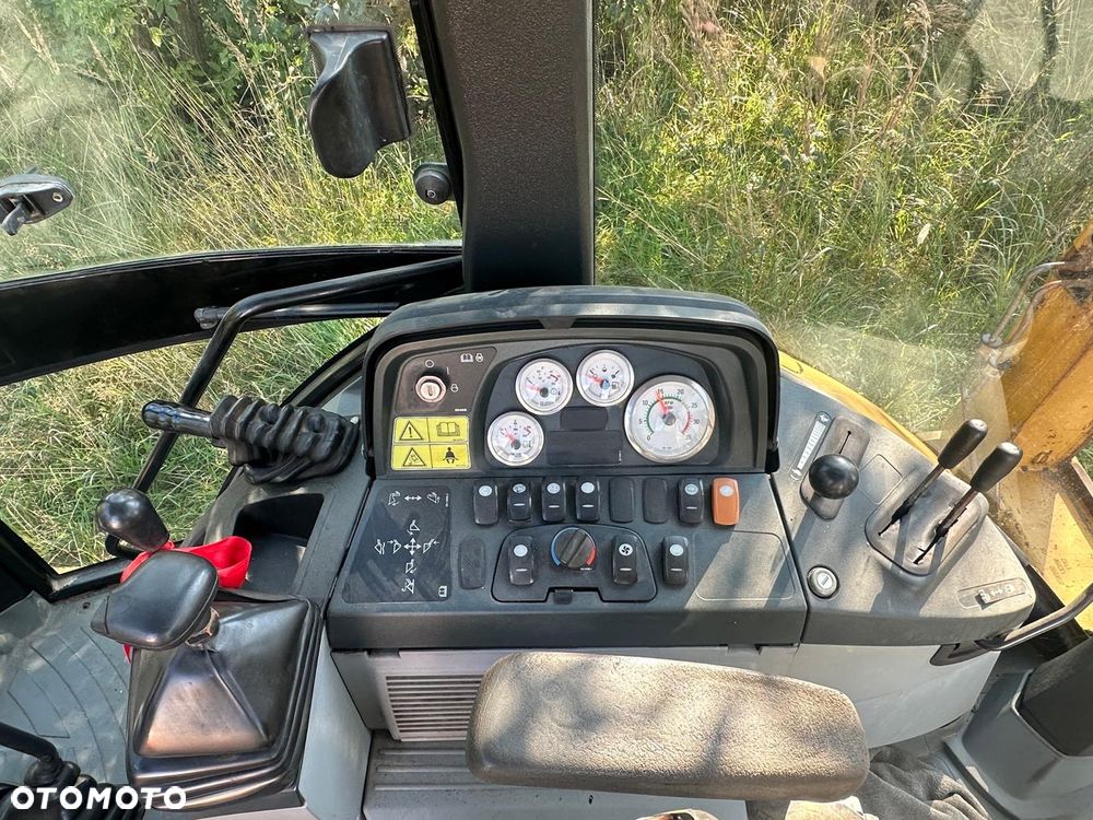 Caterpillar 428E - 4