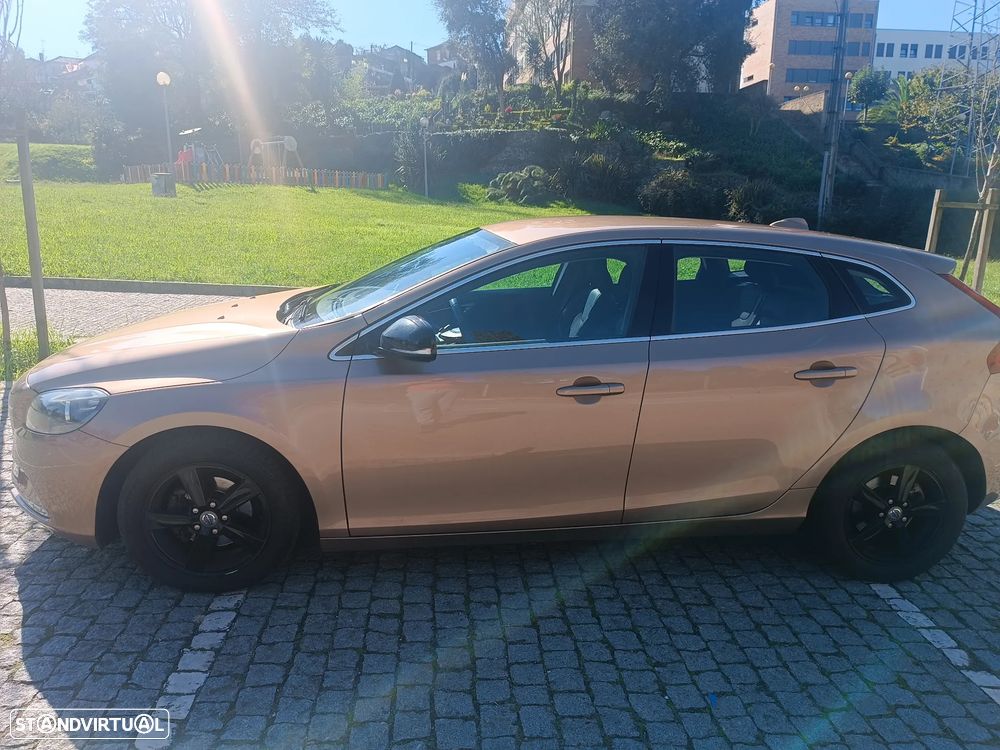 Volvo V40 1.6 D2 Momentum - 4
