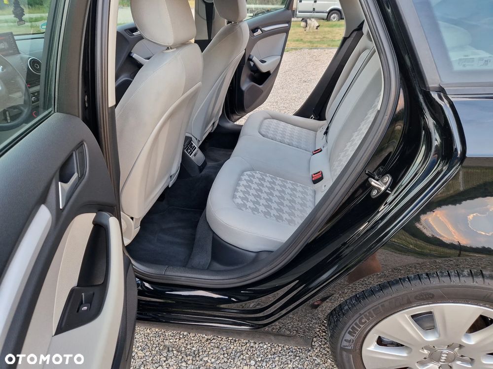 Audi A3 Sportback - 13