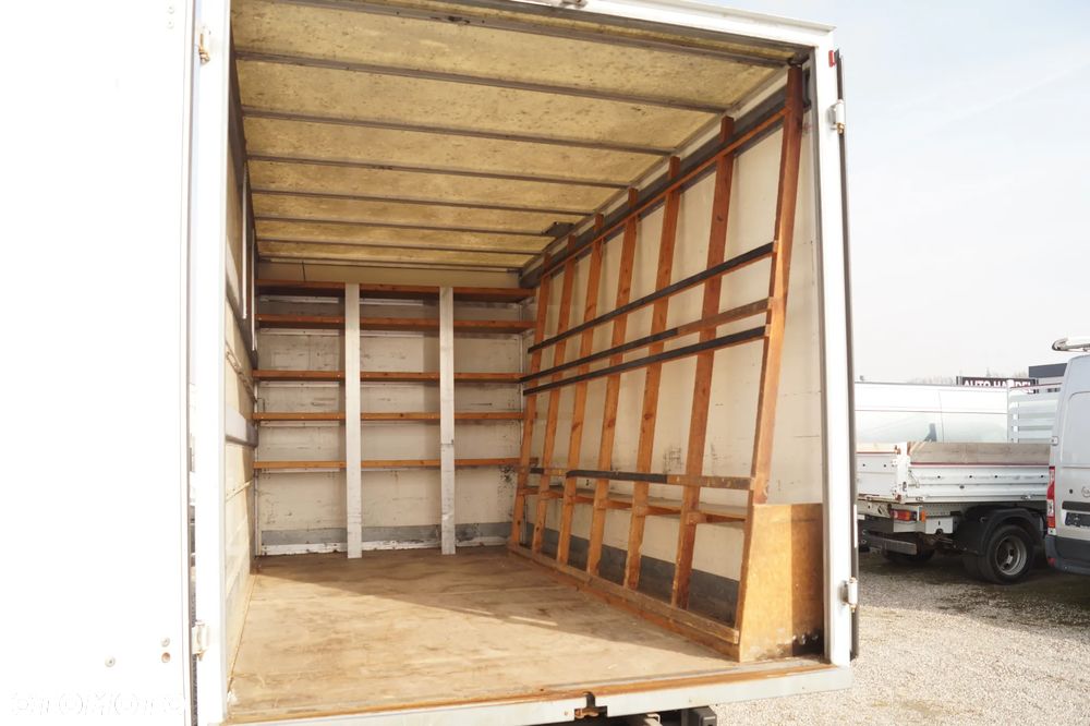 Mercedes-Benz Sprinter - 16