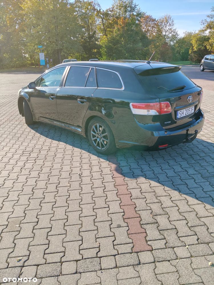 Toyota Avensis 2010 photo 5