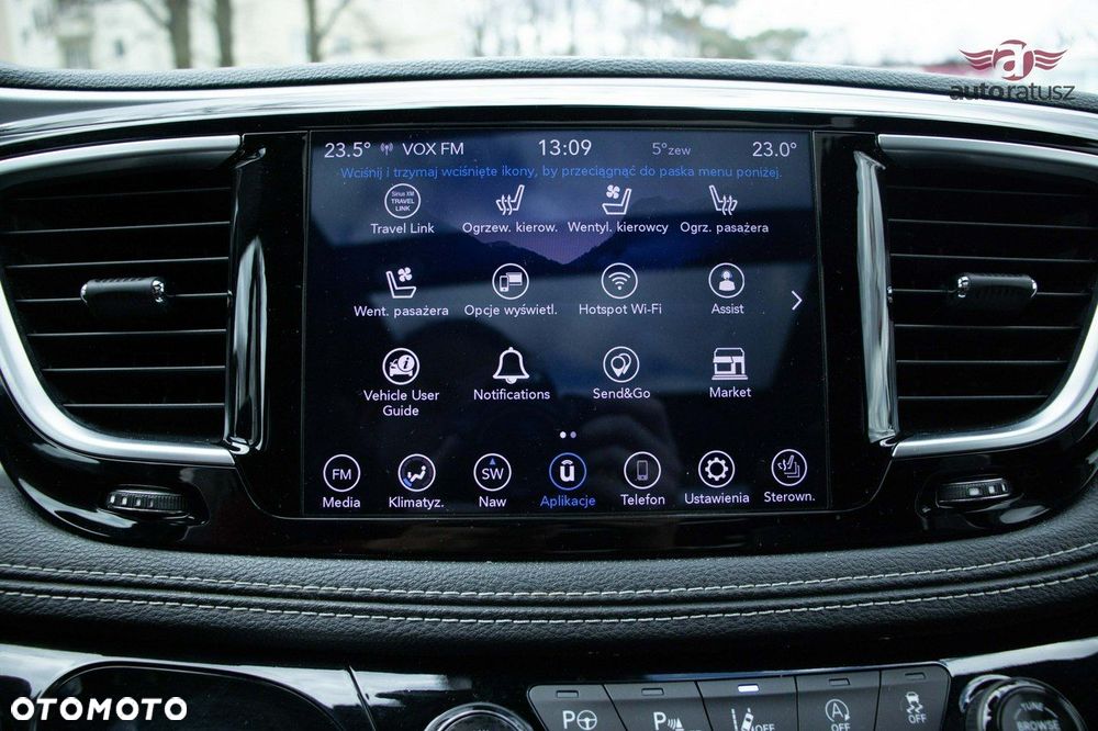 Chrysler Pacifica - 26