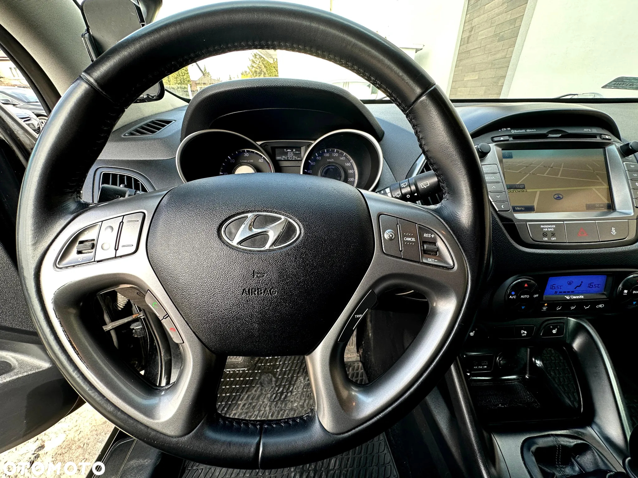 Hyundai ix35 2.0 CRDi 4WD Fifa World Cup Silver Edition - 8