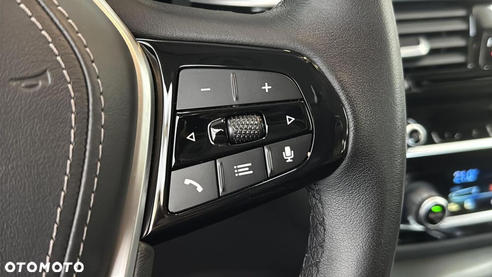 BMW Seria 5 530i xDrive mHEV Luxury Line - 26