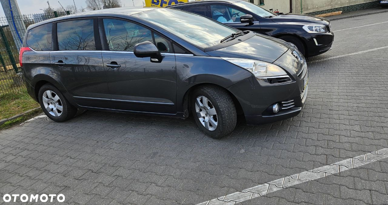 Peugeot 5008 - 3