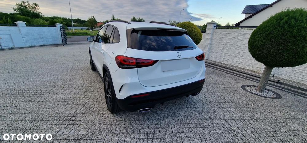 Mercedes-Benz GLA - 5