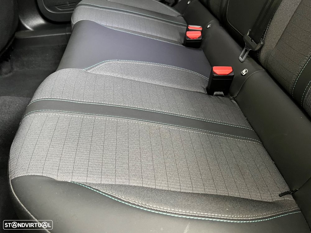 Peugeot 2008 1.2 PureTech Allure Pack EAT8 - 10