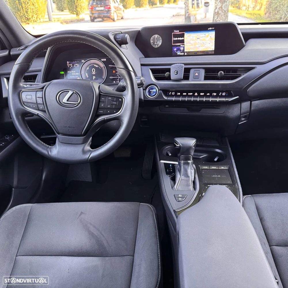 Lexus UX 250h Business - 11