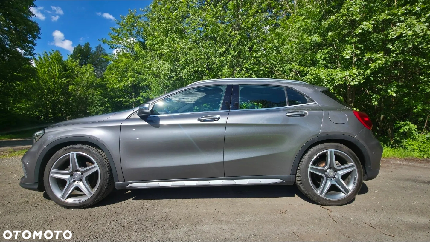Mercedes-Benz GLA - 9