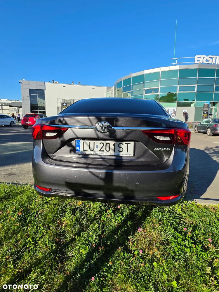 Toyota Avensis 1.8 Premium - 4