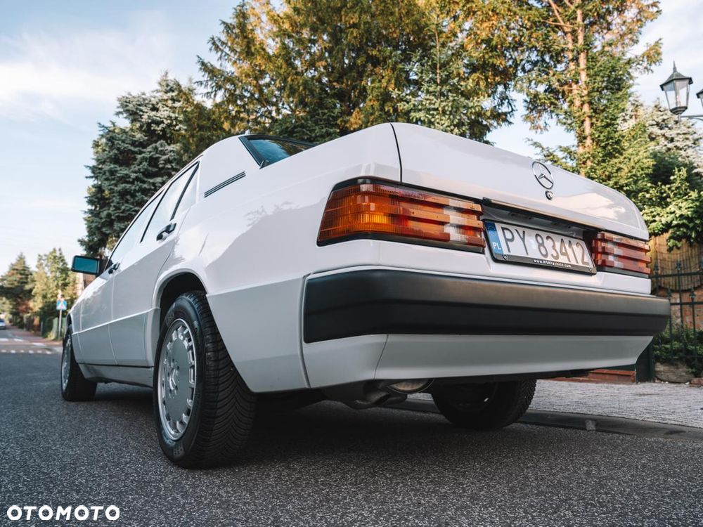 Mercedes-Benz W201 (190) - 6