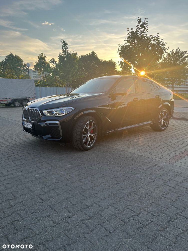 BMW X6 M50i - 1