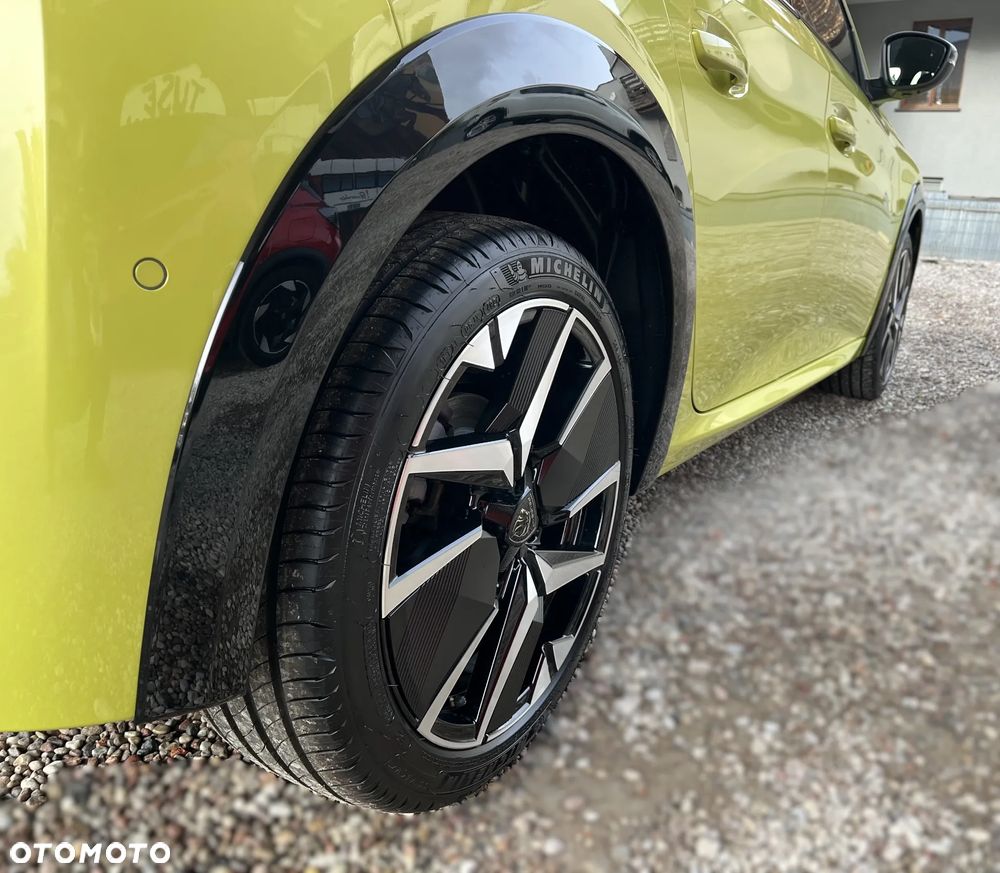 Peugeot 208 1.2 mHEV GT - 14