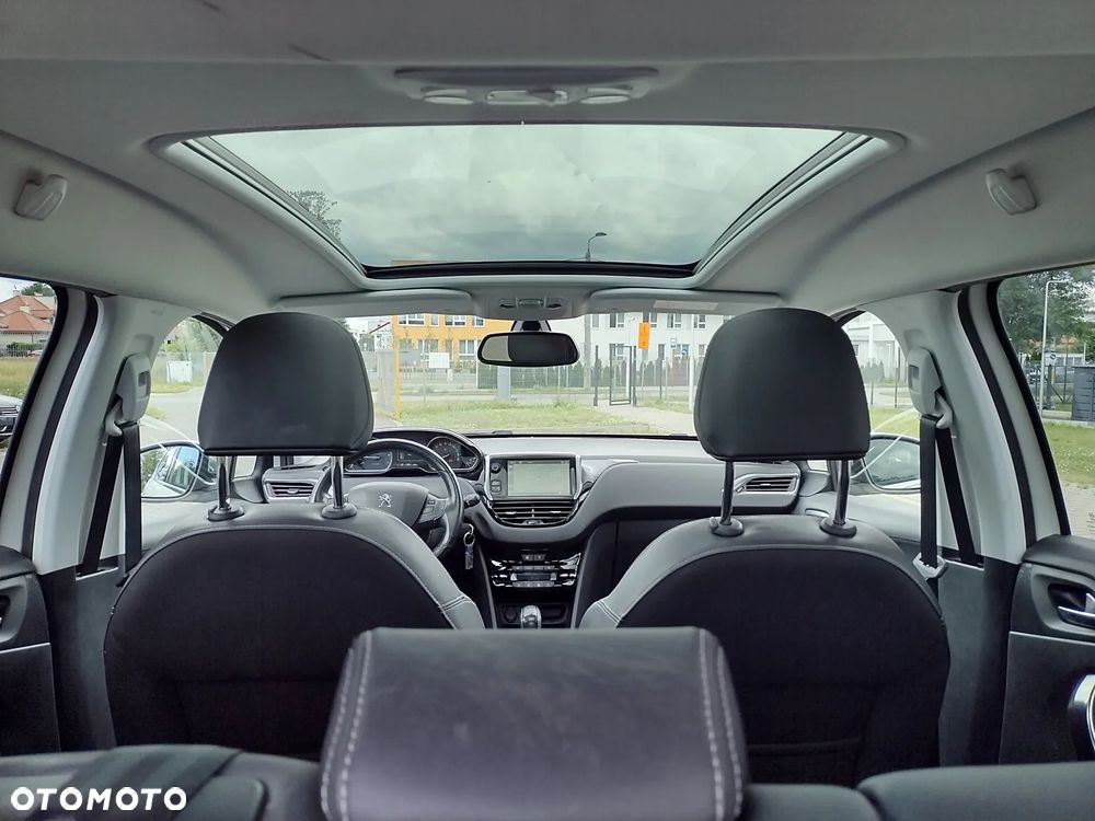 Peugeot 2008 1.2 Pure Tech Allure S&S - 7