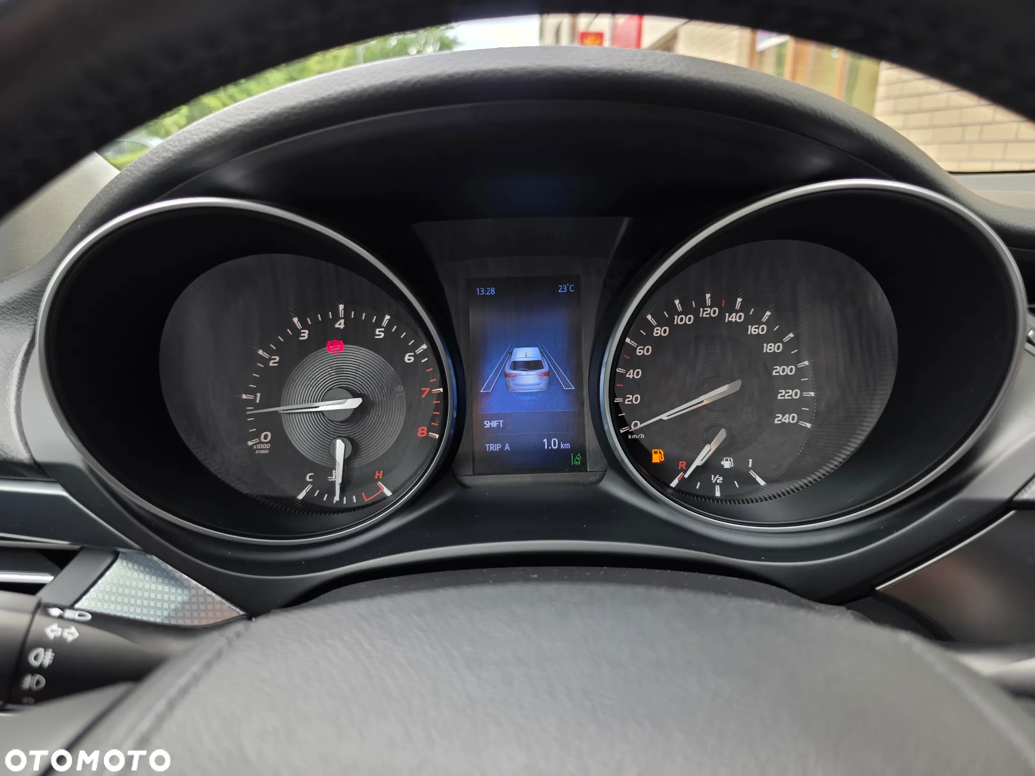 Toyota Avensis 1.8 Prestige - 32